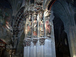 Figuras do pórtico da Catedral de Ourense