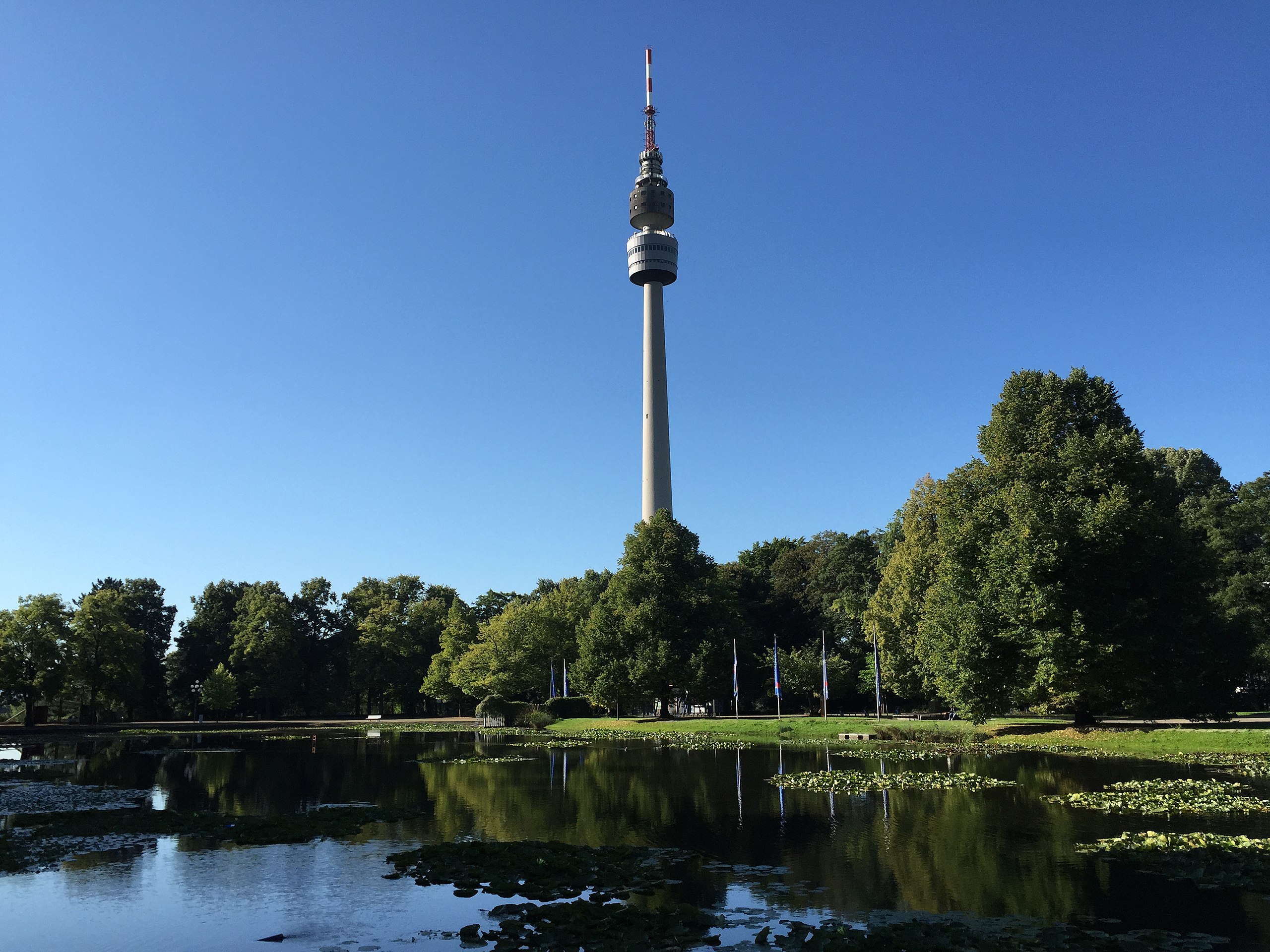 Florianturm ist ein TK-Turm und Wahrzeichen von Dortmund in