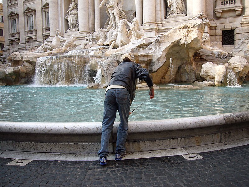 File:Fontana di Trevi - la pesca 1000065.JPG