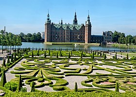 Frederiksborg castle - panoramio (15).jpg
