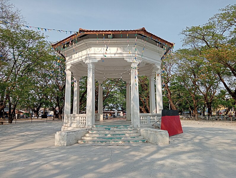 File:Freedom Park, Cabanatuan City, Nueva Ecija, April 2023.jpg