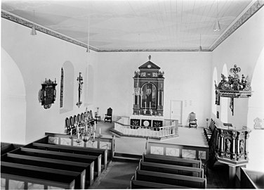 Furnes kirke interior 0412-14875.jpg