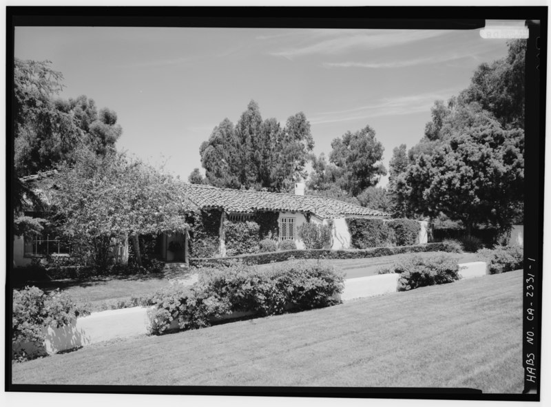 File:GENERAL VIEW FROM SOUTH - Whitsitt House, 5860 Lago Linda, Rancho Santa Fe, San Diego County, CA HABS CAL,37-RANSF,26-1.tif