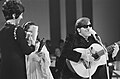 Mies Bouwman en José Feliciano tijdens het Grand Gala du Disque Populaire 1970
