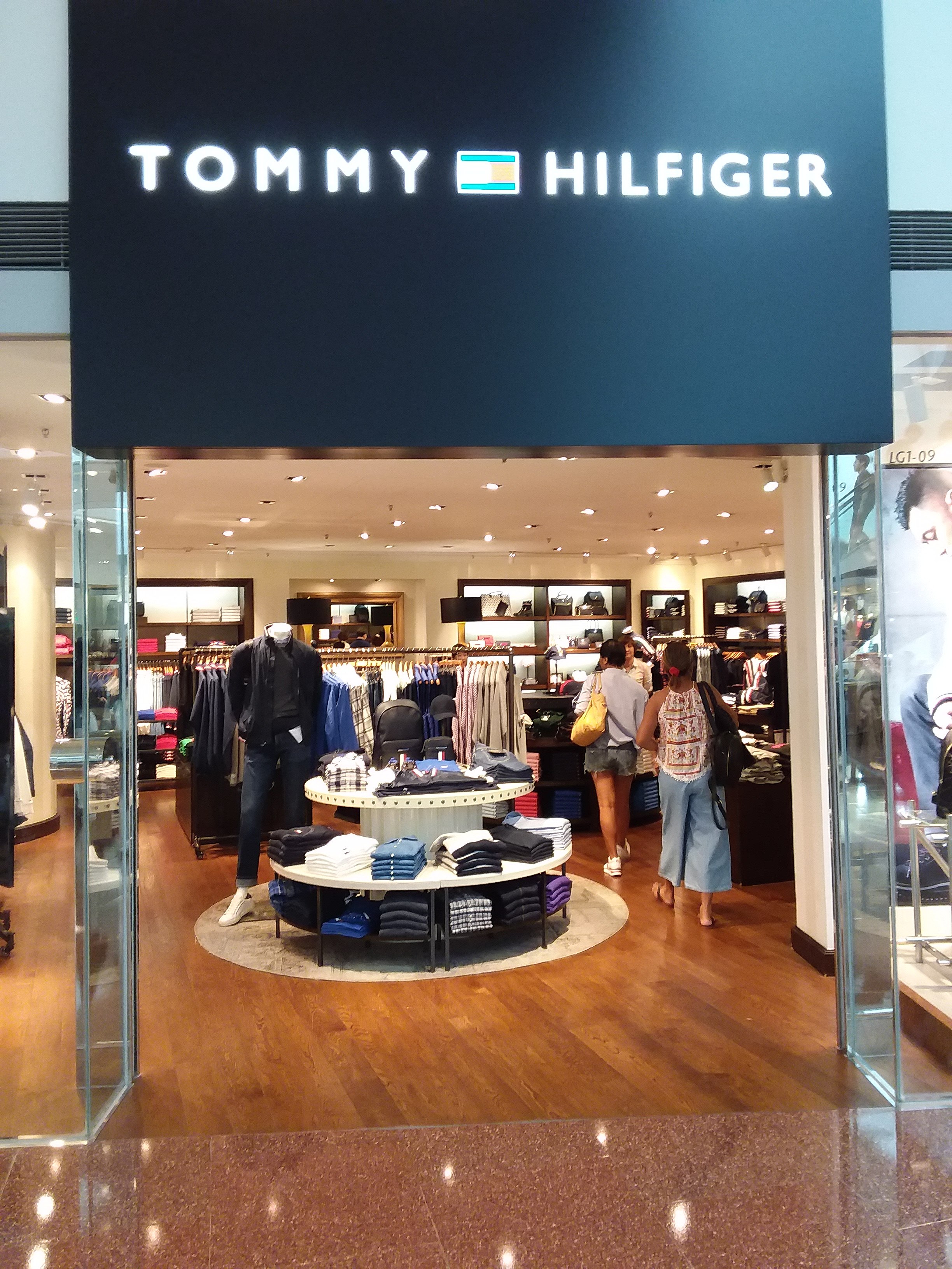 File:HK 九龍塘 Kln Tong 又一城 Festival walk mall clothing shop name Hilfiger September 2019 SSG 02.jpg - Wikimedia Commons