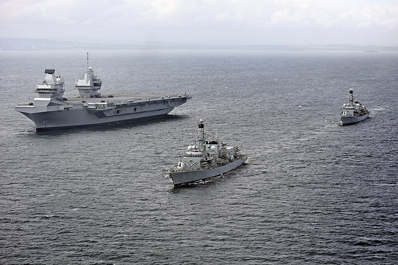 File:HMS Queen Elizabeth (R08) underway during trials with HMS Sutherland (F81) and HMS Iron Duke (F234) on 28 June 2017 (45162784).jpg