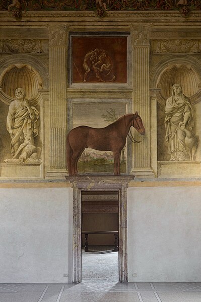 399px-Hall_of_the_horses%2C_Palazzo_Te%2C_Mantua%2C_Italia%2C_1524_by_Giulio_Romano.jpg