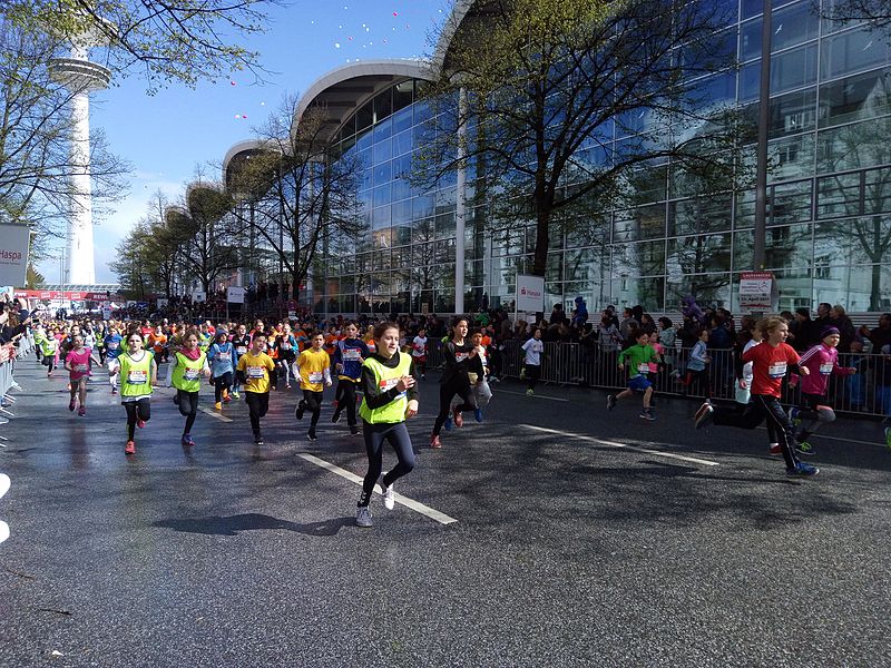 File:Hamburg-Marathon 2017-5.jpg