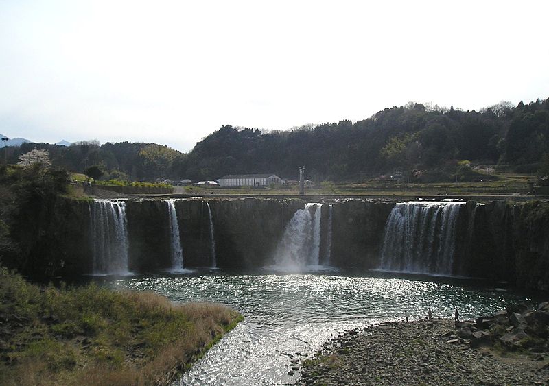 File:Harajiri waterfall.jpg