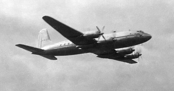 Hermes V G-ALEU at the Farnborough SBAC show in 1950. Note the slimmer nacelles of the Theseus turboprop engines