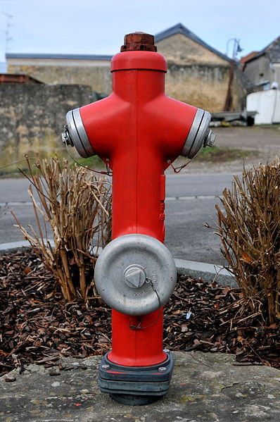 File:Hiefenech Hydrant.jpg