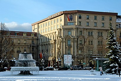 So kommt man zu dem Hotel Nassauer Hof mit den Öffentlichen - Mehr zum Ort Hier