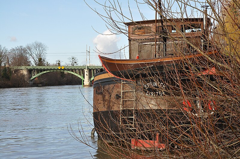 File:Houseboat in Rueil-Malmaison 006.JPG