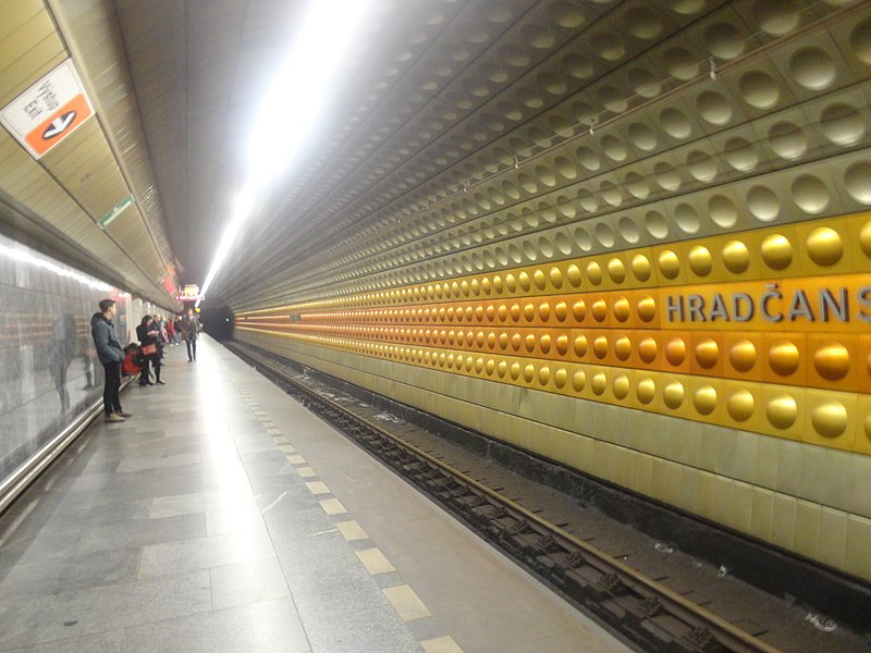 File:Hradčanská Metro A Station in 2019.03.jpg