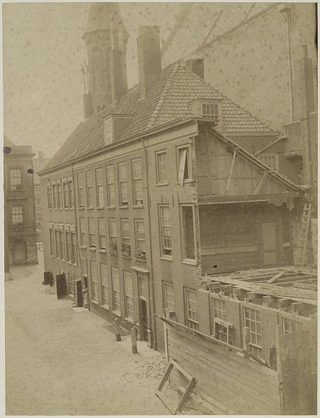 File:Huizen ten zuiden van de Ridderzaal - 's-Gravenhage - 20326617 - RCE.jpg