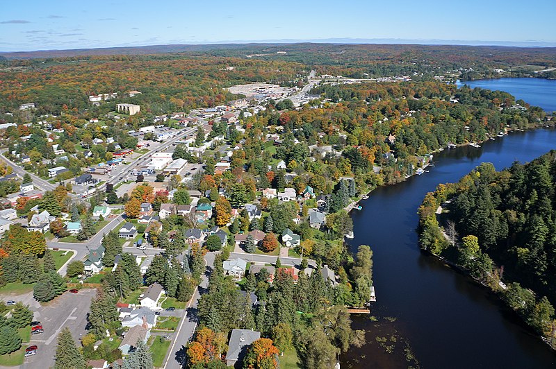 File:Huntsville Ontario (31085383891).jpg