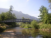 The river Leysse close to the commune.