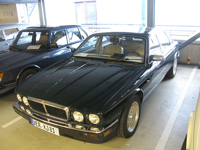 Image of Jaguar XJ 12 (XJ81)