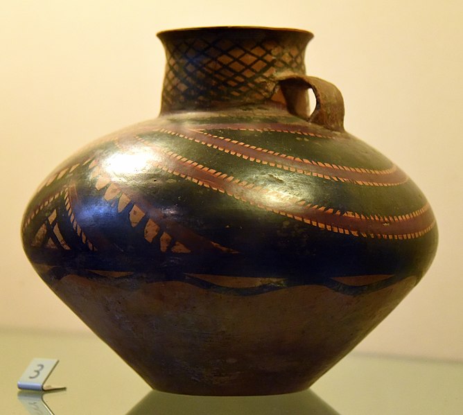 File:Jar with geometric design. Earthenware painted with red and black mineral pigment. Yangshao Culture, Gansu Province. Neolithic period, 2600-2300 BCE. Victoria and Albert Museum.jpg