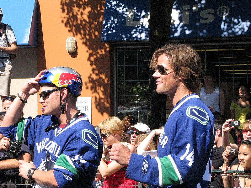 File:Jensen Ackles Jared Padalecki Flickr IMG 0366.jpg