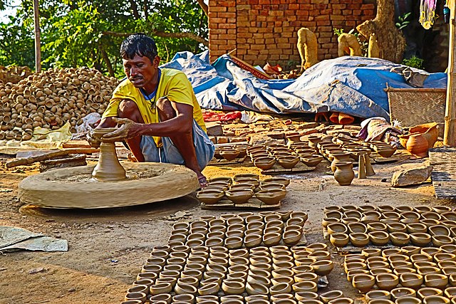 A potter from Chaibasa