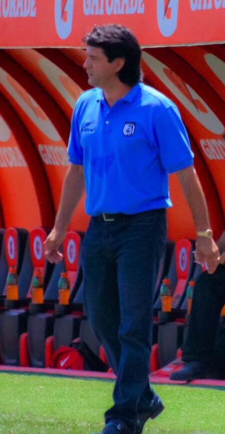 Cardozo while manager of Querétaro.