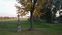 Čeština: Kříž východně od Hlincové Hory, okres České Budějovice. English: Wayside cross in Hlincová Hora, České Budějovice District, South Bohemian Region, Czechia.