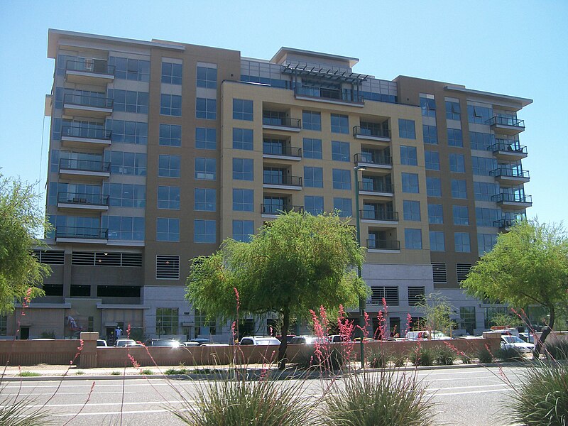 File:Kierland - Plaza Lofts - 2008-04-14.JPG