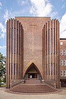 89. Platz: Matthias Süßen mit Kirche am Hohenzollernplatz in Berlin-Wilmersdorf