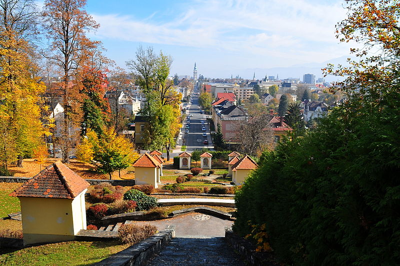 File:Klagenfurt Kreuzbergl Landesgedaechtnisstaette mit Radetzkystrasse 21102008 61.jpg