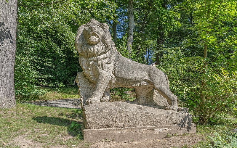 File:Löwenstatue am Theresienstein 20210903 HOF05077.jpg