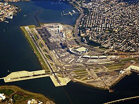 נמל התעופה לה גווארדיה, קווינס, ניו יורק (1937–1939)