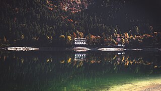 Lakeside hotel (Unsplash).jpg