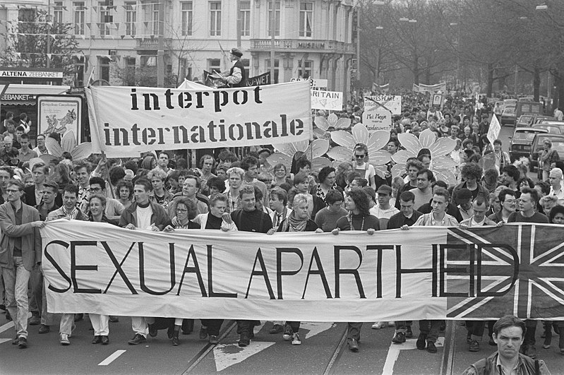 File:Landelijke demonstratie in Amsterdam tegen Britse Anti-homowet, Bestanddeelnr 934-2309.jpg