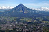 Mayon, jeden z nejaktivnějších vulkánů na Filipínách.