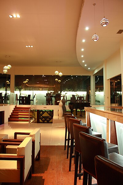 File:Lobby Bar Hotel Contempo - panoramio.jpg