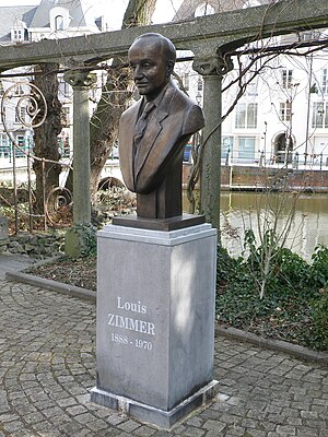 Louis Zimmer standbeeld2.JPG