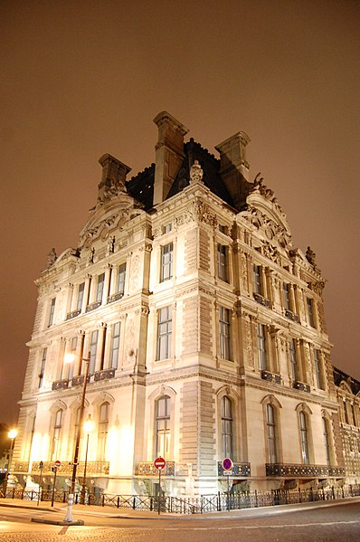 File:Louvre - panoramio (8).jpg