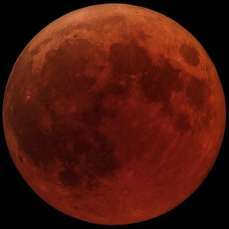 ไฟล์:Lunar_Total_Eclipse_on_July_27,_2018_(100_2006)_(43696968392)_(cropped).jpg