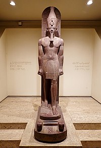 Luxor Museum Amenophis III. Statue 05.jpg