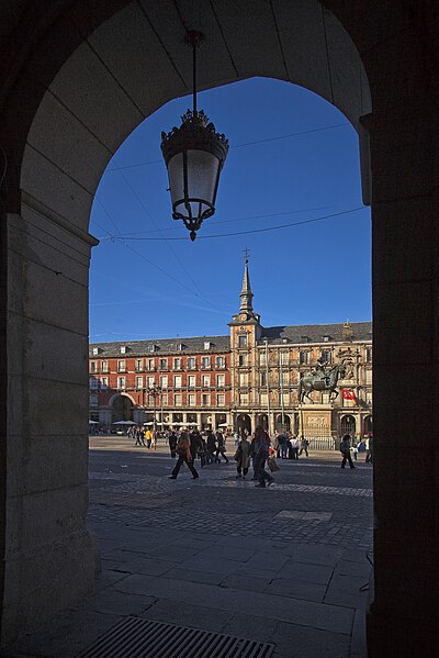 File:Madrid. Mayor square. Spain (4108777137).jpg