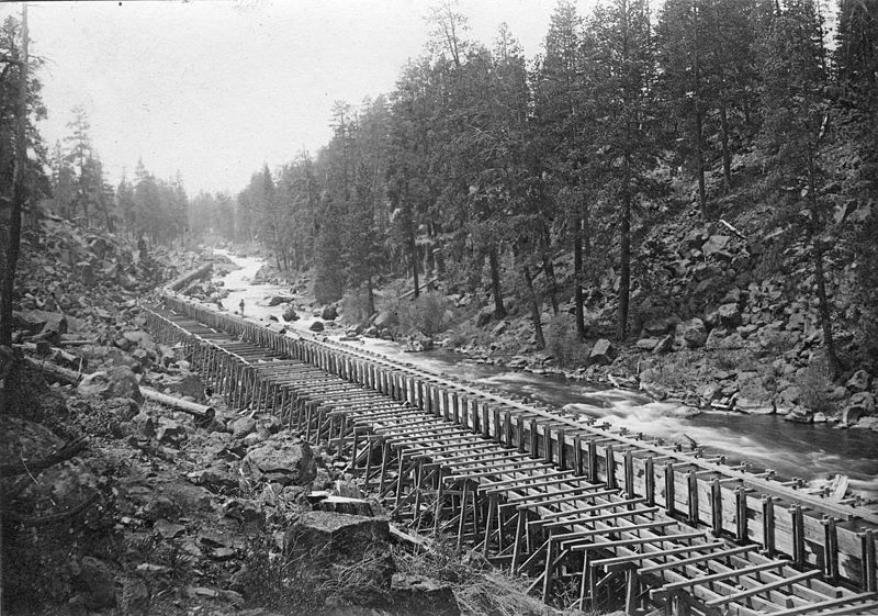 File:Main canal flume of the Deschutes Irrigation and Power Company (3385603623).jpg