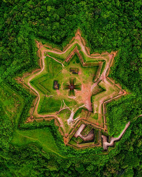 File:Manjarabad Fort, Karnataka, India.jpg