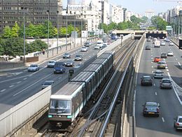 Métro-Paris-ligne-1-Pont-de.jpg