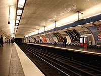 Line 8 platforms at Richelieu–Drouot