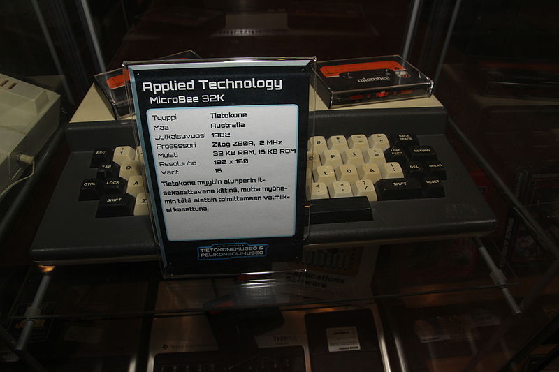 File:MicroBee 32K Tietokonemuseo 1.JPG