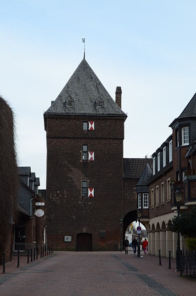 File:Monheim am Rhein, Schelmenturm, 2013-02 CN-01.jpg