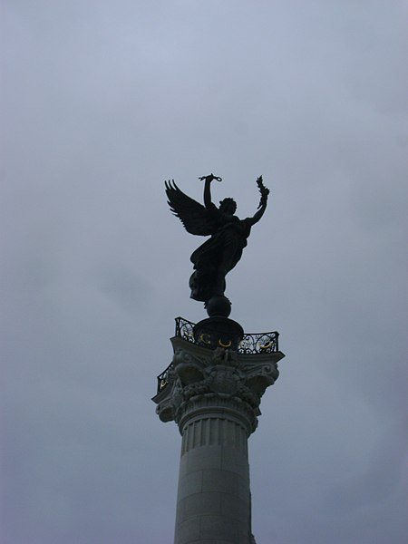 File:Monument aux Girondins 3.jpg