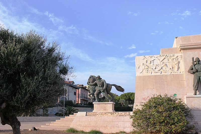 File:Monumento ai Caduti Italiani d'Africa 02.jpg