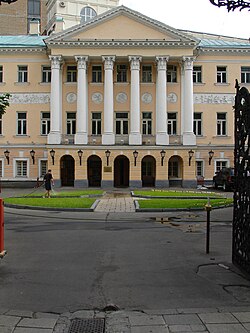 http://upload.wikimedia.org/wikipedia/commons/thumb/9/9f/Moscow,_Bolshoy_Tolmachevsky_Lane_3.jpg/250px-Moscow,_Bolshoy_Tolmachevsky_Lane_3.jpg